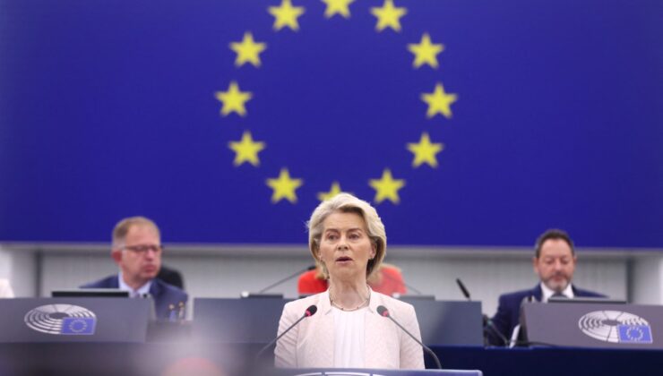 Avrupa Parlamentosu'nda von der Leyen protestosu