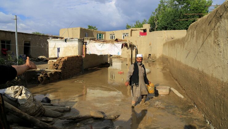 Ülkeyi sel ve fırtına vurdu: En az 35 ölü, yüzlerce yaralı