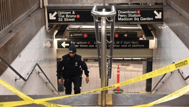 New York metrosunda bir dehşet daha! Diri diri ateşe verildi