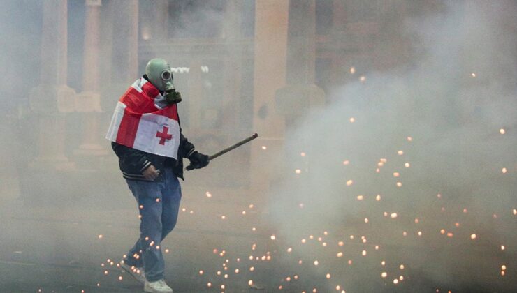 Tiflis'te beşinci gün: 113 polis yaralandı, 224 kişi gözaltında